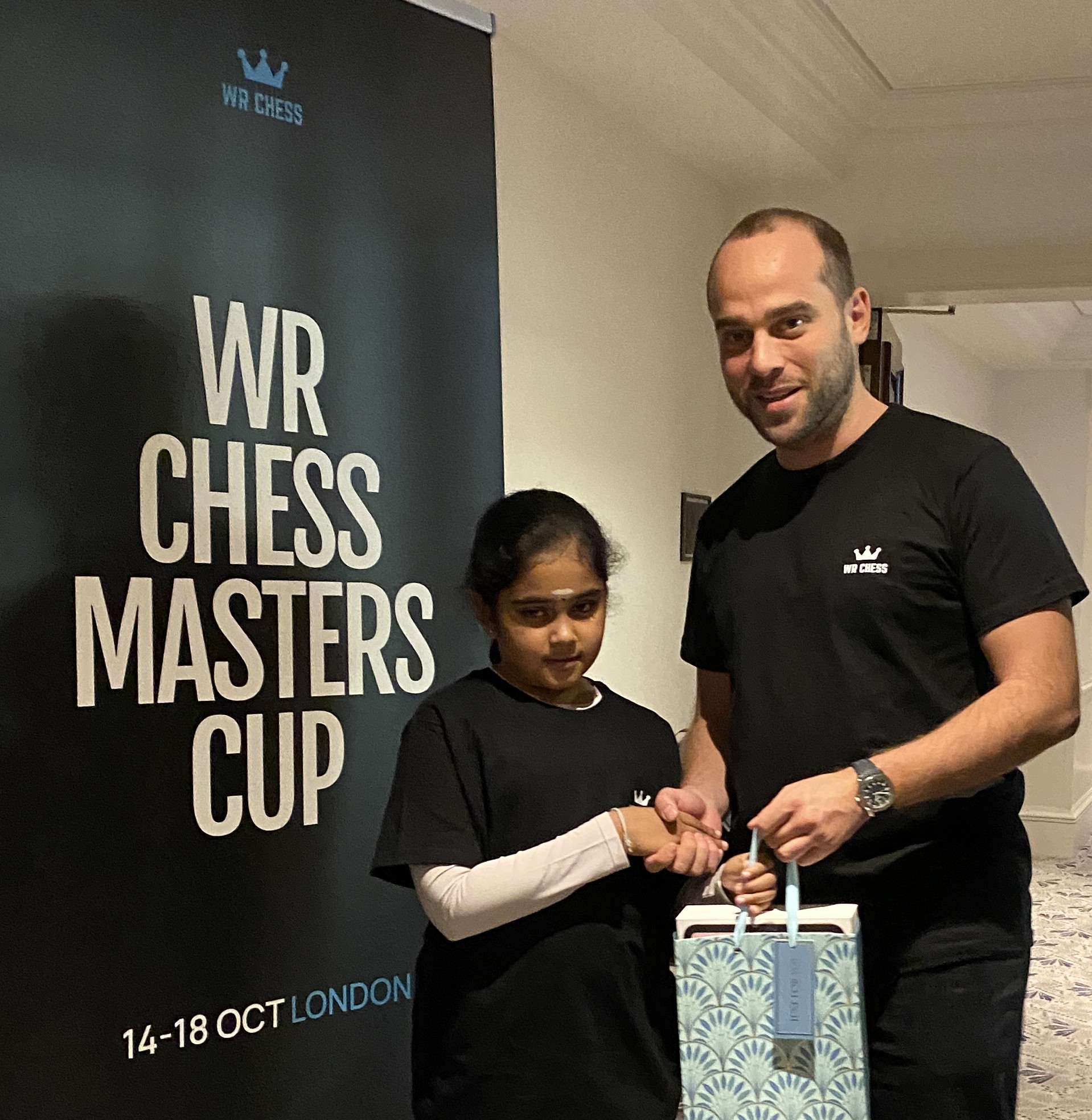 “So that she wouldn’t be sad”: Wadim Rosenstein gifted Bodhana Sivanandan an iPad after her elimination against Arjun Erigaisi.