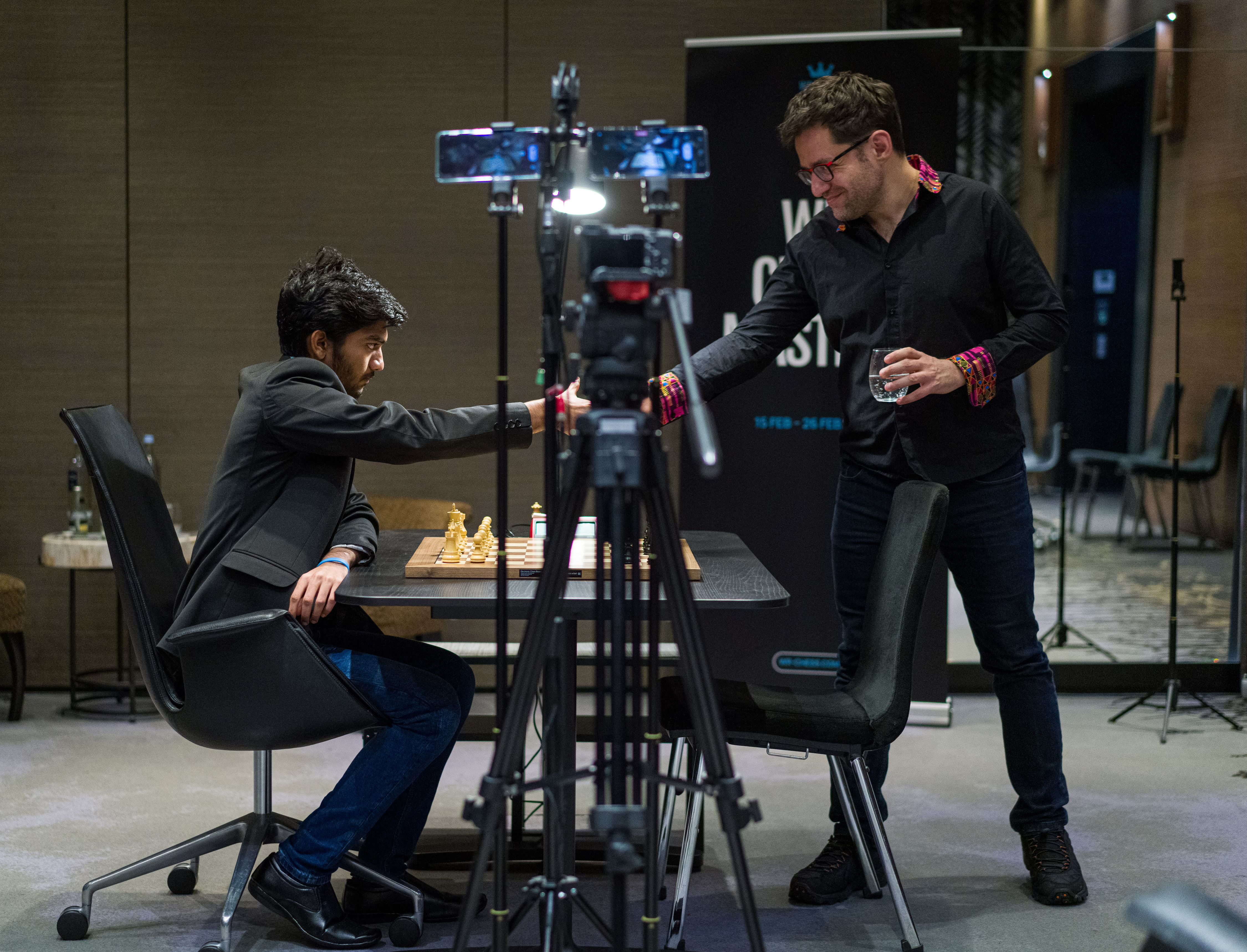The youngest and the oldest participant before the last game of the tournament. | Photo: Lennart Ootes WR Chess Masters 2023 – Round 9