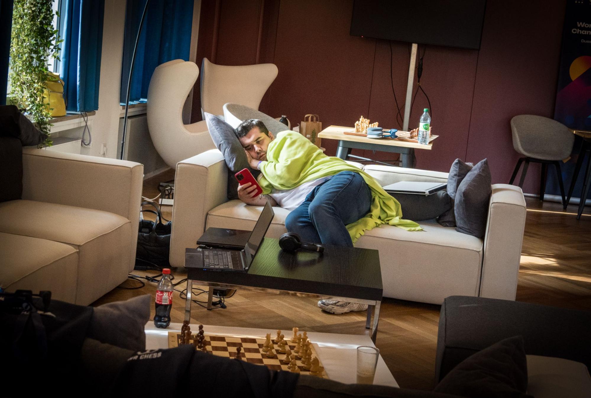 Coach Jan Gustafsson rotates his grandmasters. So not only for Ian Nepomniachtchi there are opportunities to take a break. | Photo: Lennart Ootes/WR Chess FIDE Rapid Team World Championship in Dusseldorf