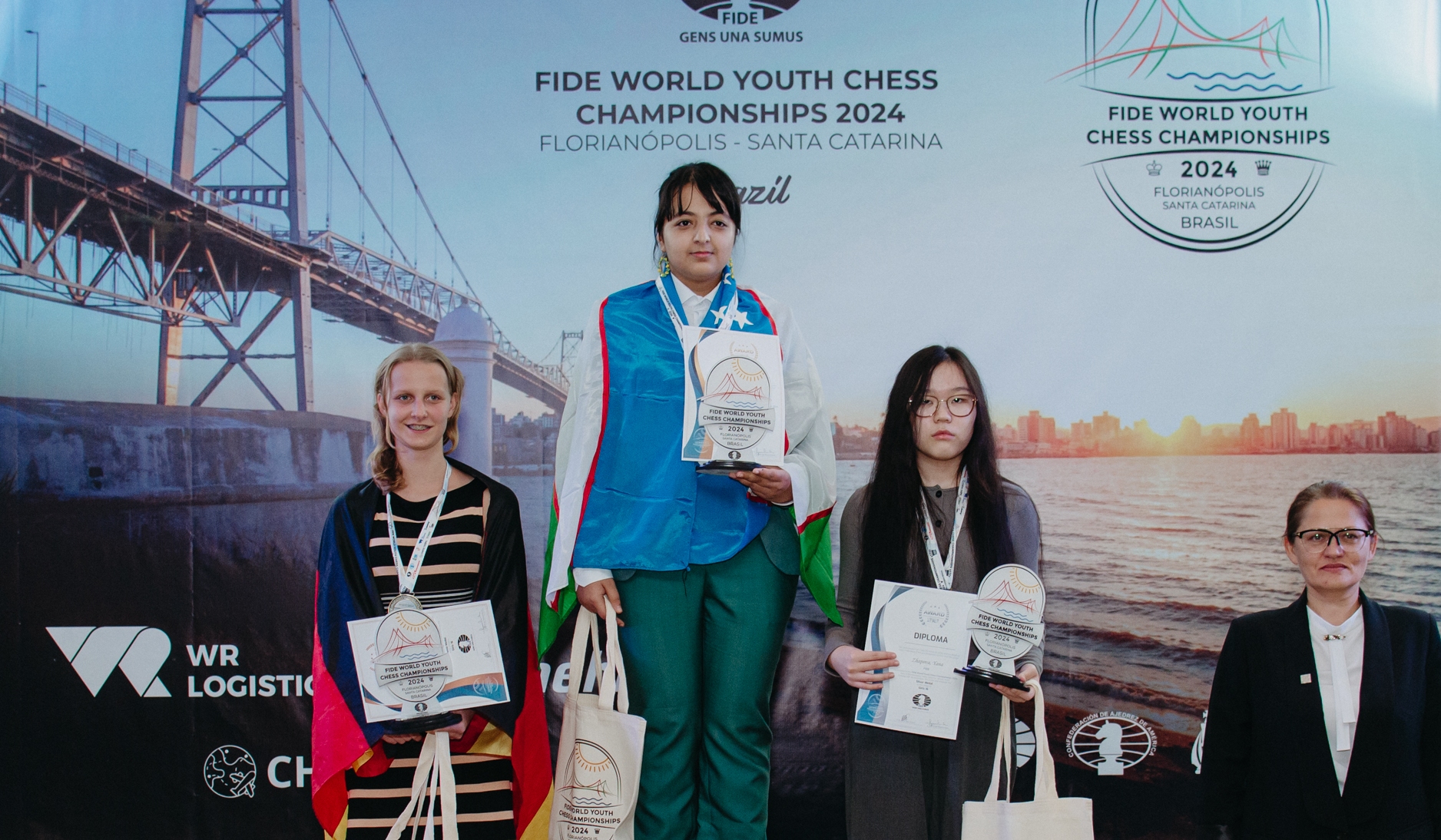 German player Charis Peglau (l.) won the Bronze medal in the U16w category. | Photo: FIDE